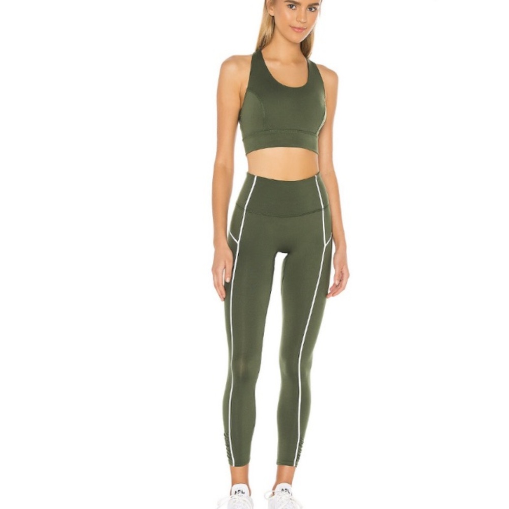 (AA4)‎ Free People Movement You're A Peach Leggings Secret Moss, Size Small, NWT